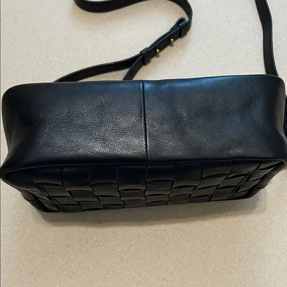 Madewell The Large Transport Camera Bag: Woven Edition - Picture 4 of 5